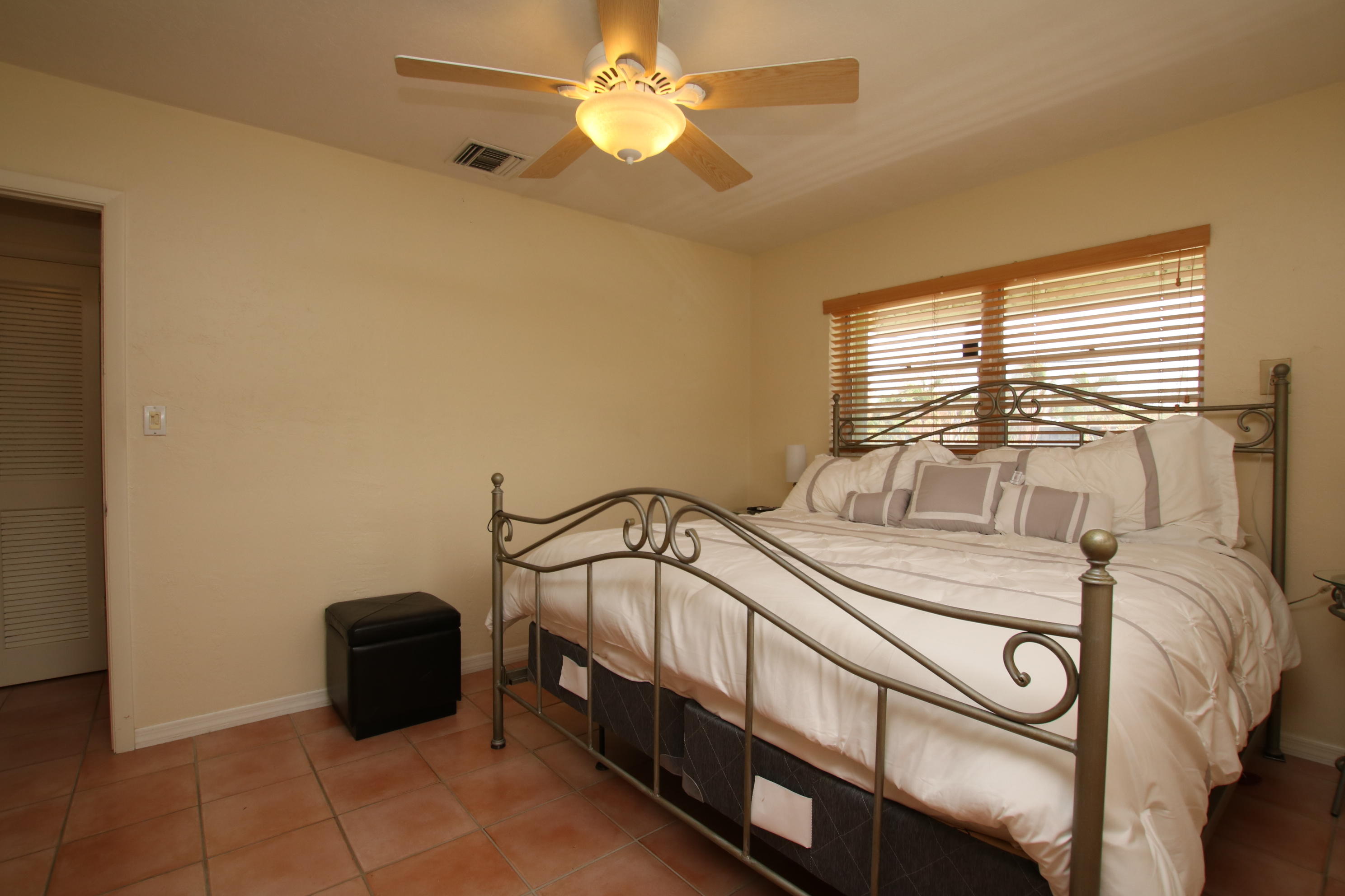 1120 Heron Road Key Largo, FL 33037 - Photo 28 of 40 Master bedroom