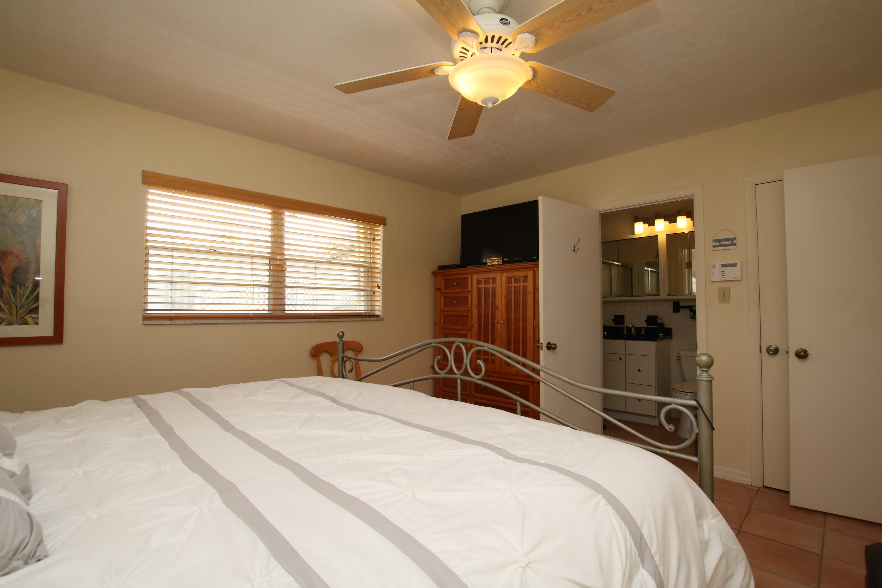 1120 Heron Road Key Largo, FL 33037 - Photo 29 of 40 Guest room1