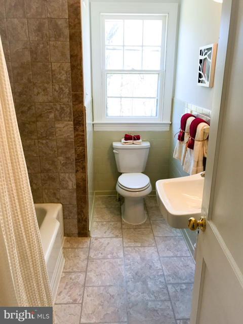 5187 Old Solomons Island Road Lothian, MD 20711 - Photo 12 of 29 Bath