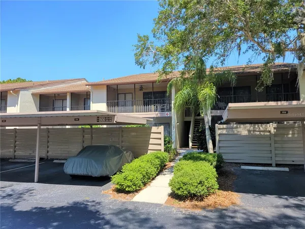 $1,800 | 650 Bird Bay Drive East, Unit 105, Venice, FL 34285