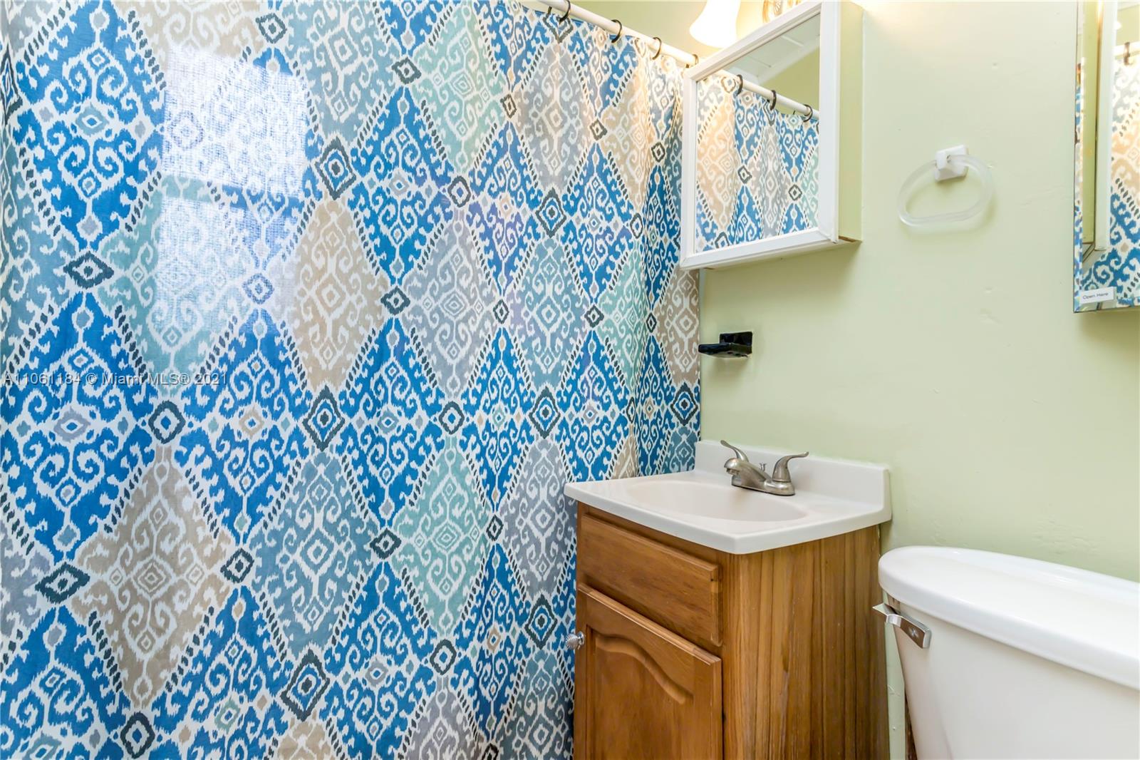 530 Roberts Road Homestead, FL 33030 - Photo 13 of 26 BATHROOM