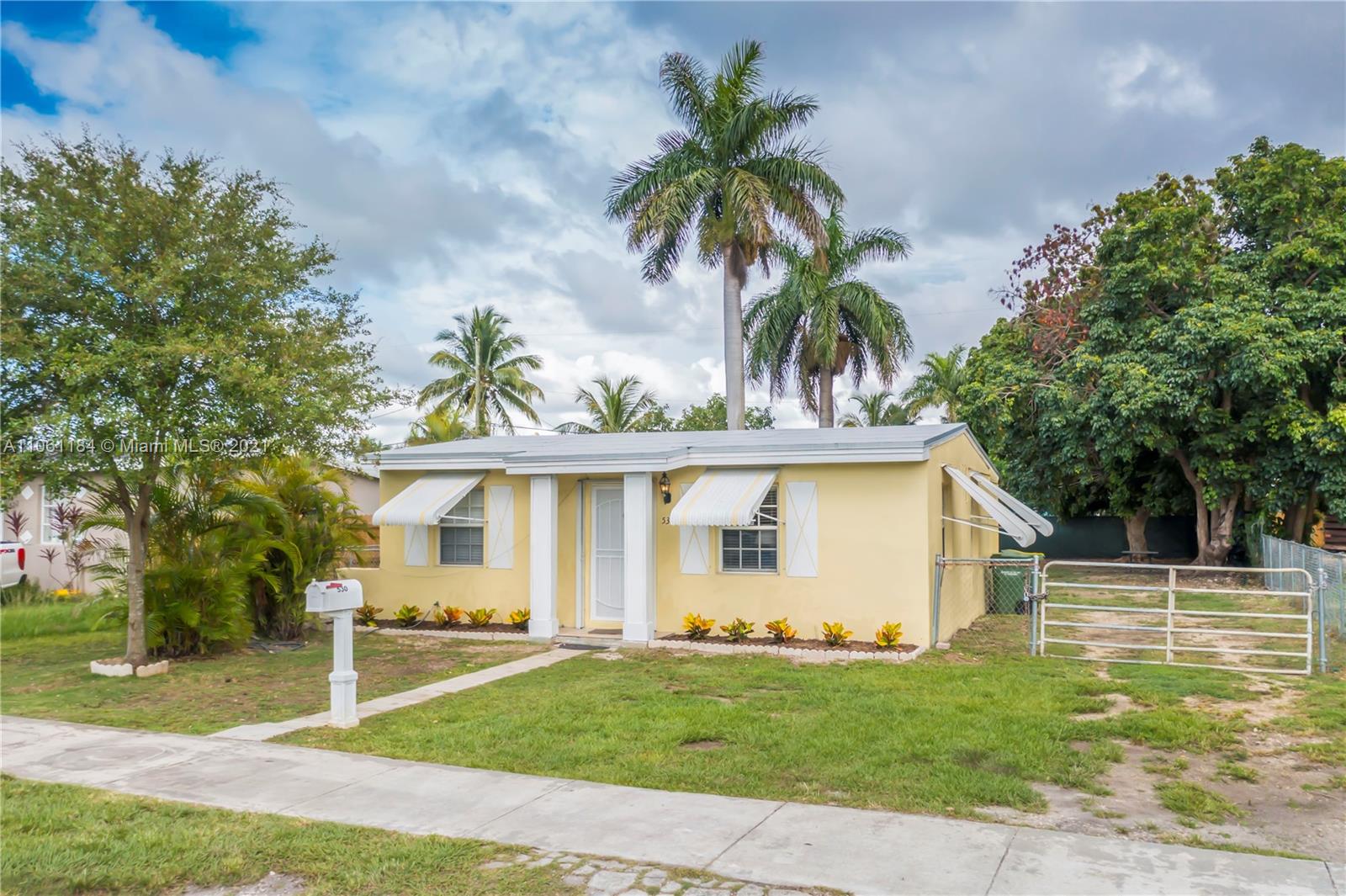 530 Roberts Road Homestead, FL 33030 - Photo 2 of 26 FRONT OF HOUSE