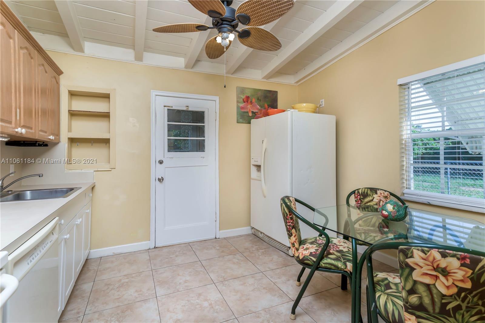530 Roberts Road Homestead, FL 33030 - Photo 8 of 26 EAT IN KITCHEN