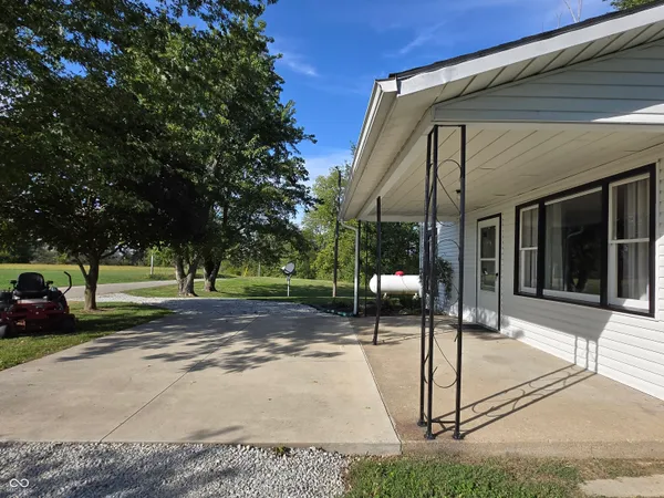 $250,000 | 101 West Gosch Road, Shelbyville, IN 46176