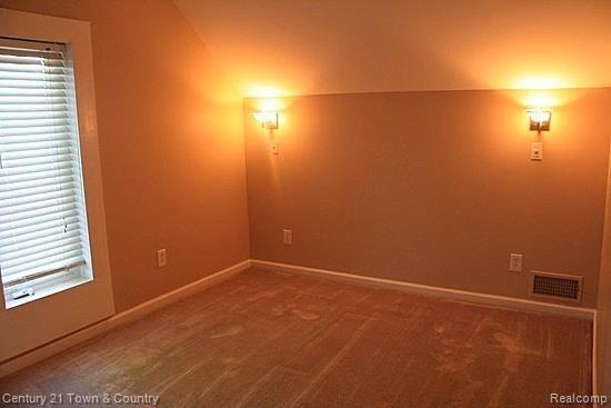 526 West 2nd Street Rochester, MI 48307 - Photo 10 of 23 IS1zrnkzxofrkr1000000000.jpg