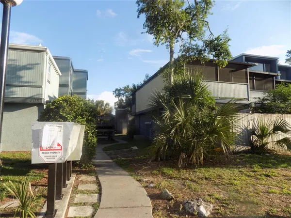 $1,350 | 613 Southwest 75th Street, Unit 101, Gainesville, FL 32607