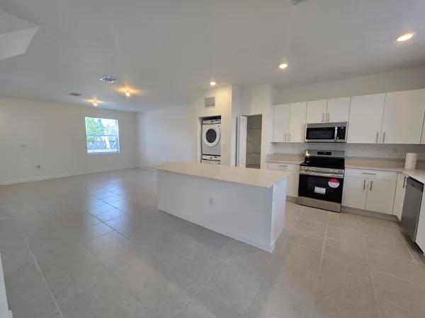 $2,500 | 95 Southeast 11th Avenue, Florida City, FL 33034