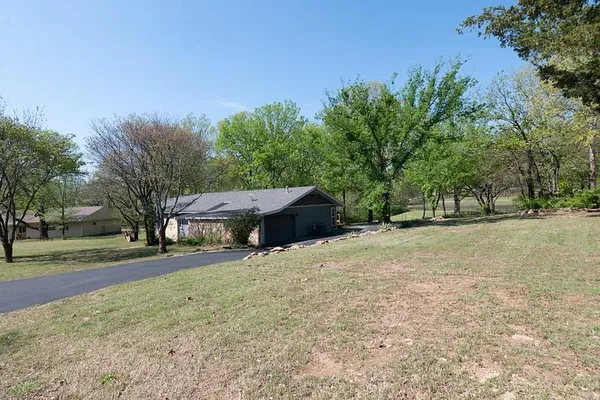$225,000 | 106 Oak Hills Drive, Coffeyville, KS 67337