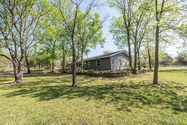 $225,000 | 106 Oak Hills Drive, Coffeyville, KS 67337