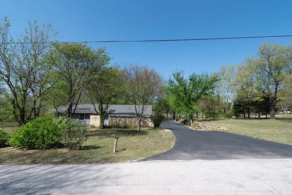 $225,000 | 106 Oak Hills Drive, Coffeyville, KS 67337