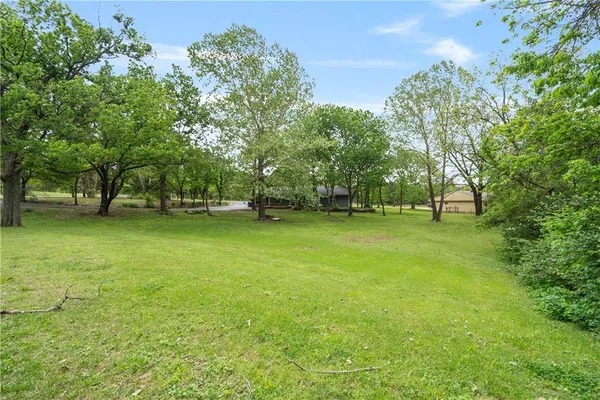 $225,000 | 106 Oak Hills Drive, Coffeyville, KS 67337