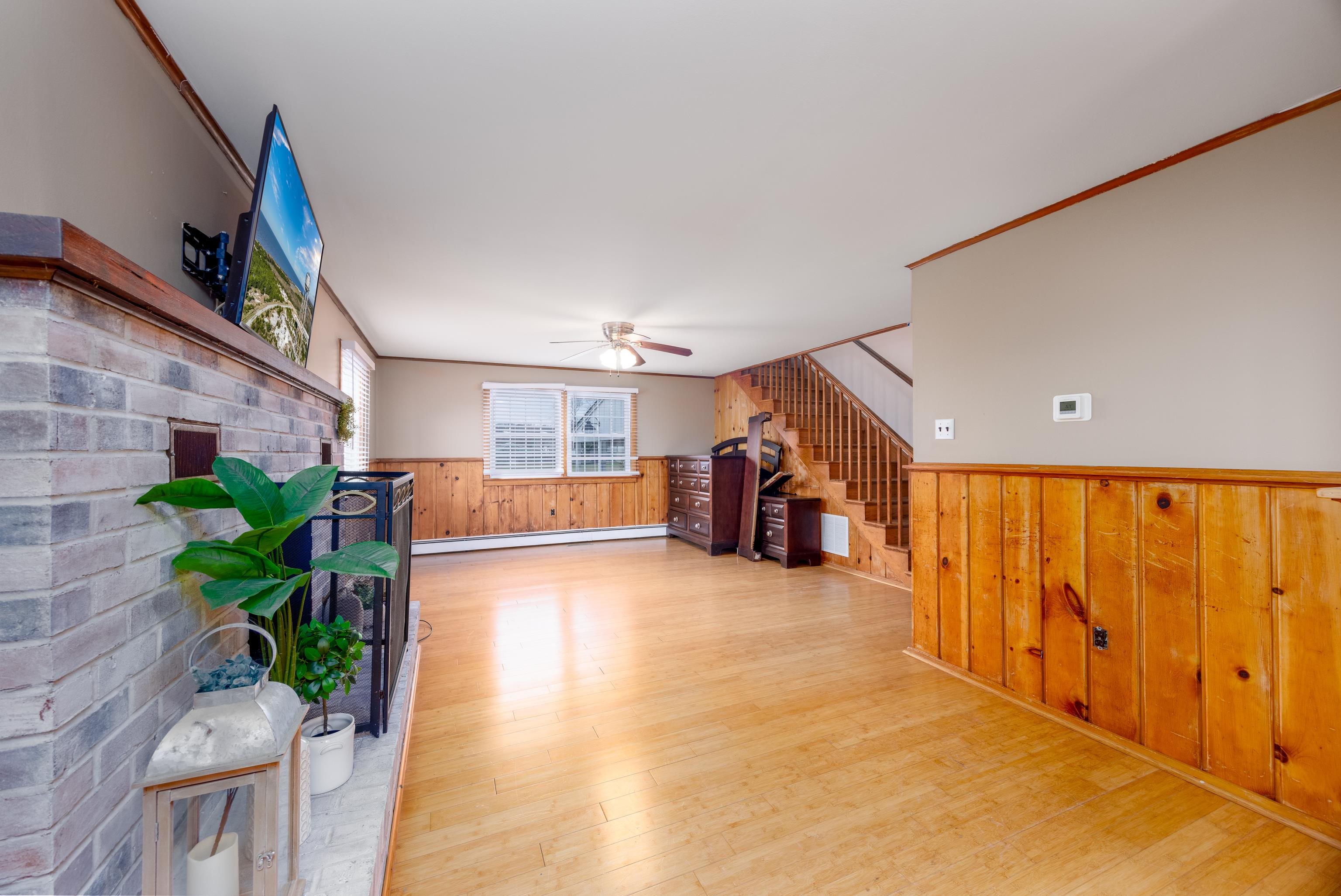 103 Bate Avenue Rio Grande, NJ 08242 - Photo 20 of 50 a view of livingroom with furniture and a potted plant