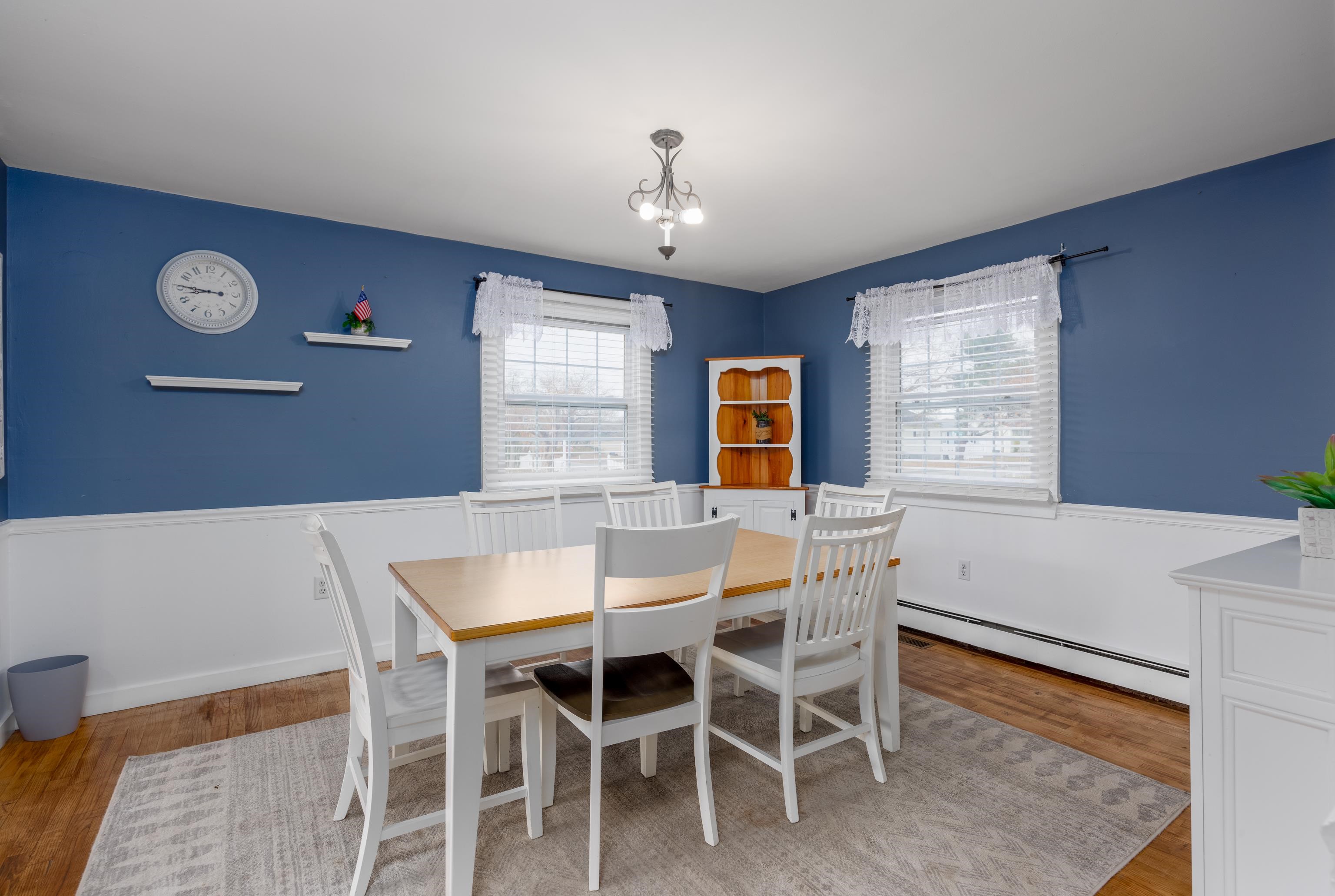 103 Bate Avenue Rio Grande, NJ 08242 - Photo 10 of 50 a view of a dining room with furniture and window