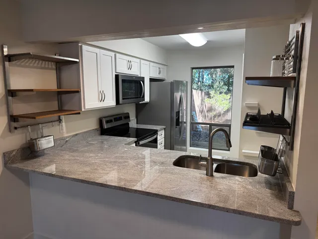 $1,750 | 210 Sharon Court, Mary Esther, FL 32569