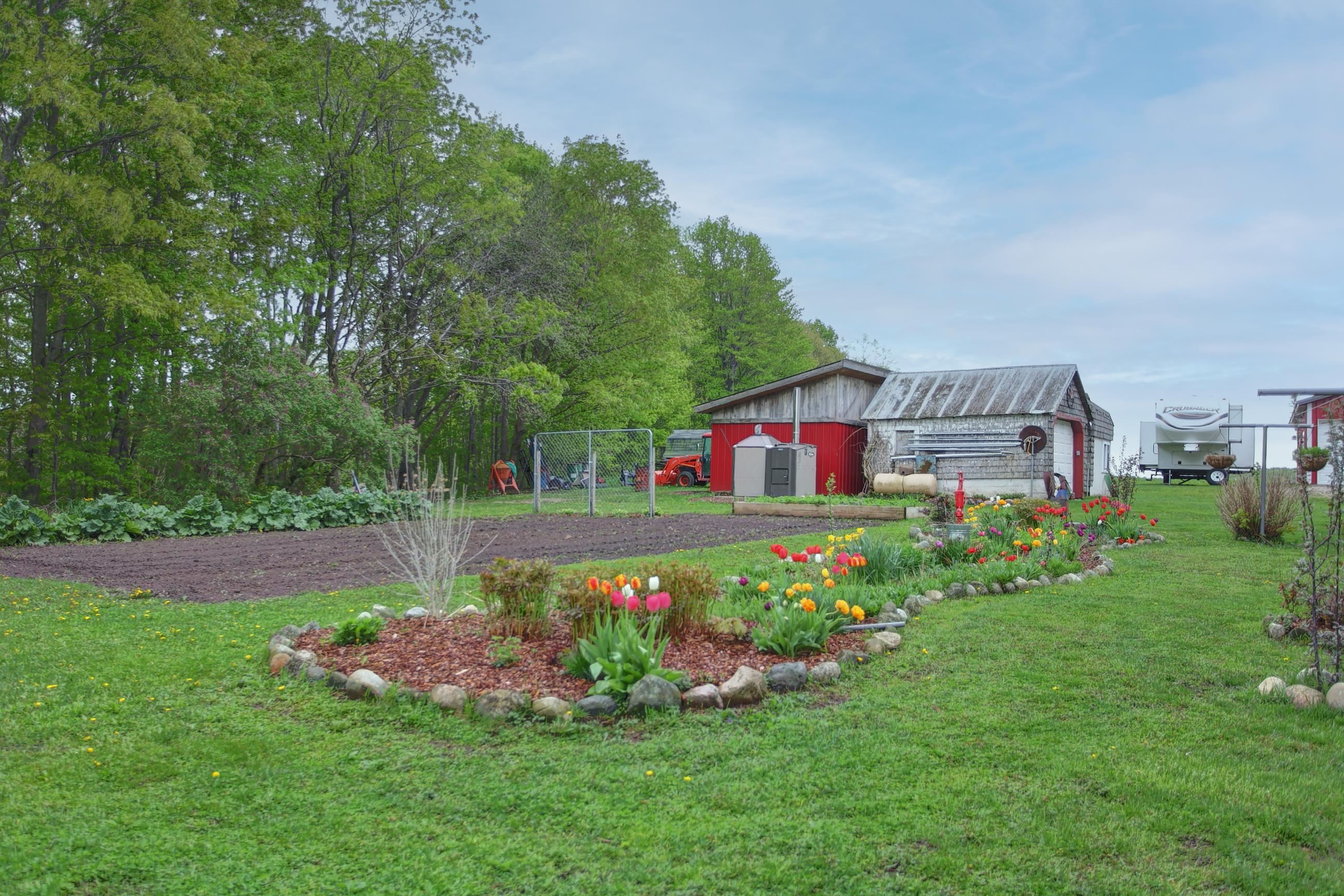 8201 Essex Road Ellsworth, MI 49729 - Photo 3 of 42