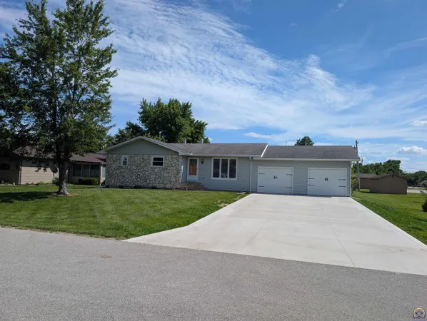 $268,000 | 909 Martindale Street, Burlington, KS 66839