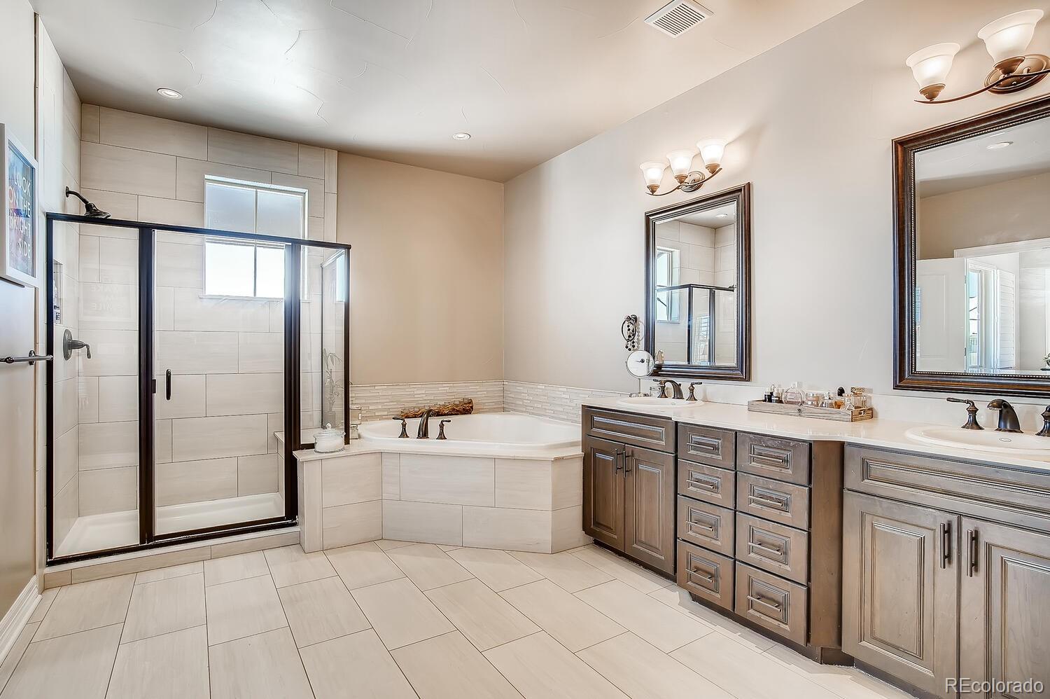 10816 Sundial Rim Road Highlands Ranch, CO 80126 - Photo 23 of 40
