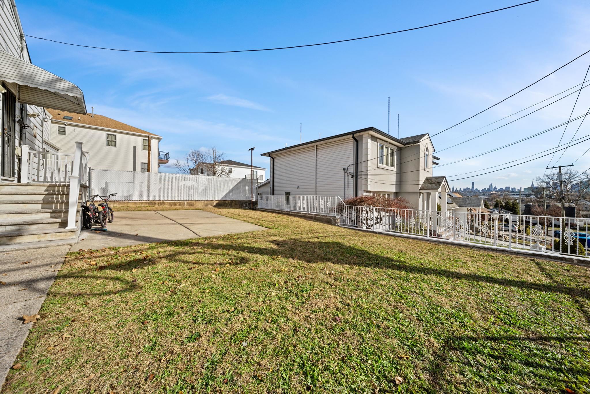 23 Arn Terrace Secaucus, NJ 07094 - Photo 18 of 23