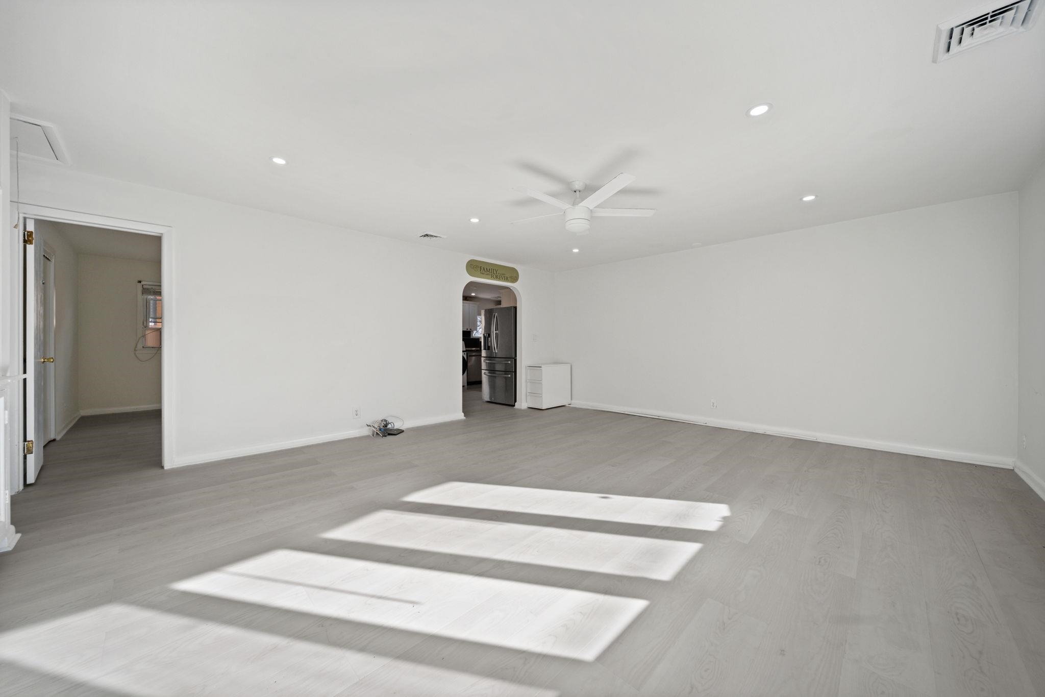 23 Arn Terrace Secaucus, NJ 07094 - Photo 6 of 23