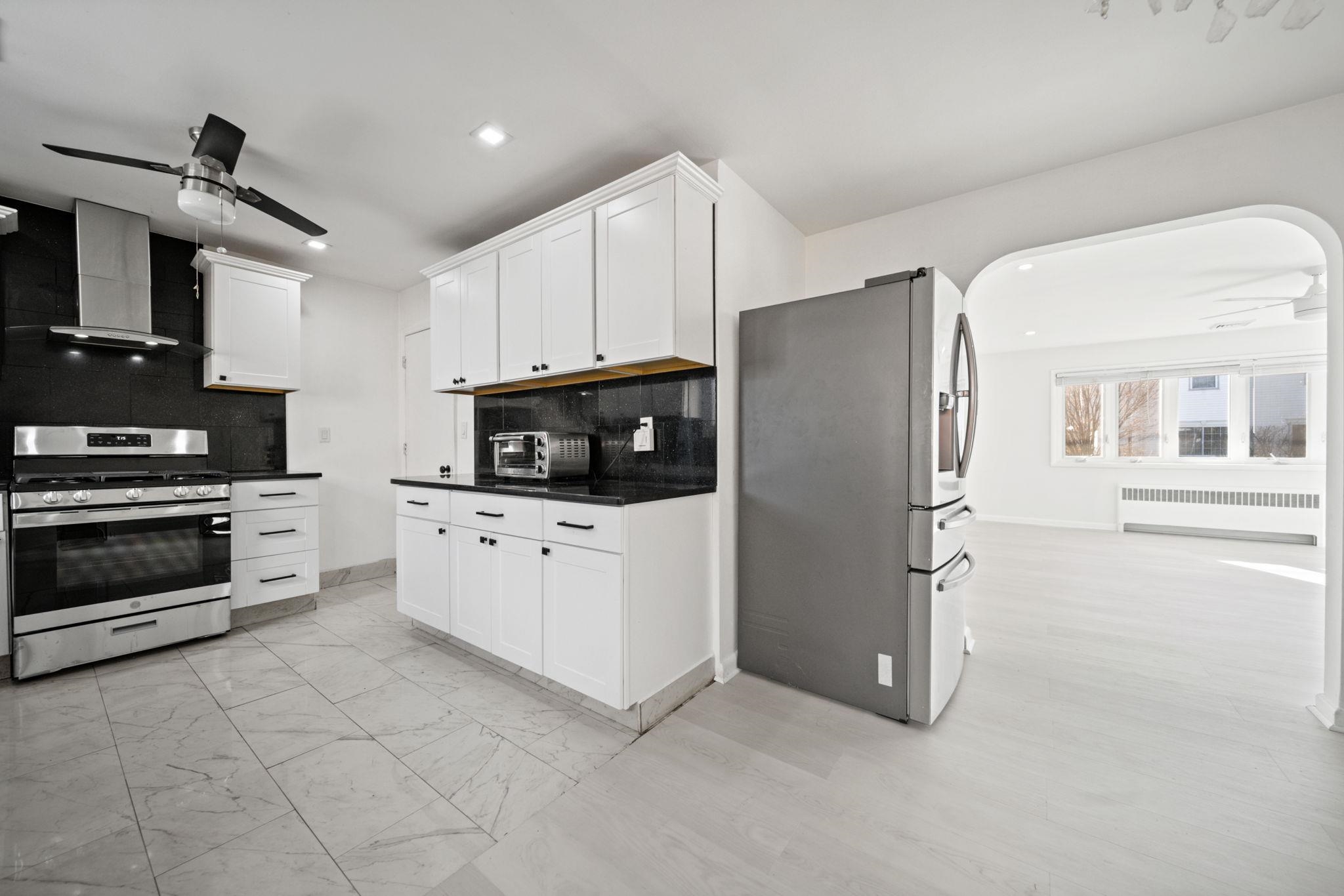 23 Arn Terrace Secaucus, NJ 07094 - Photo 9 of 23