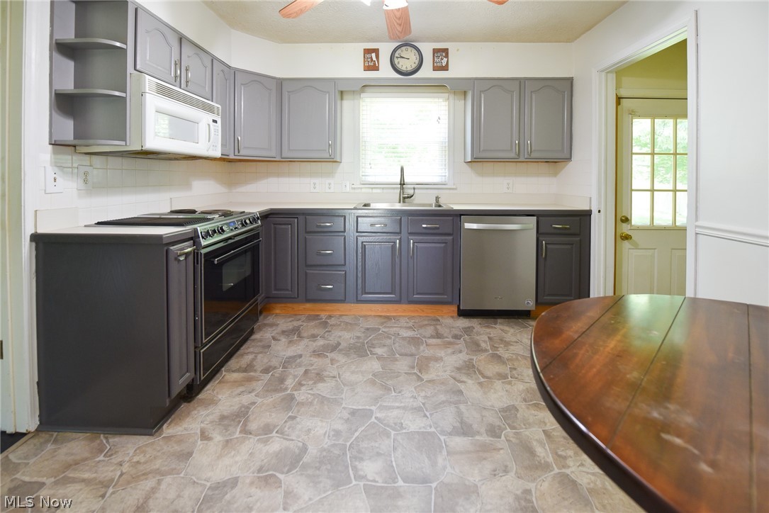 393 East Caston Road Akron, OH 44319 - Photo 13 of 29 Gallery Image 13