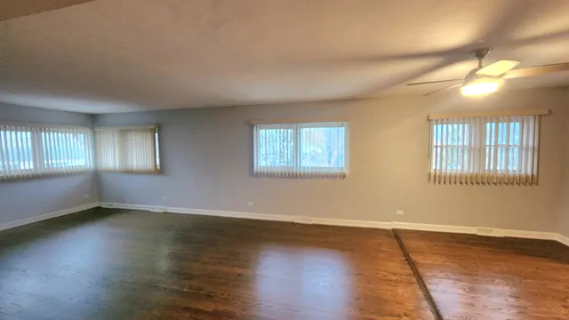 $1,850 | 1008 North Milwaukee Avenue, Unit 1, Libertyville, IL 60048