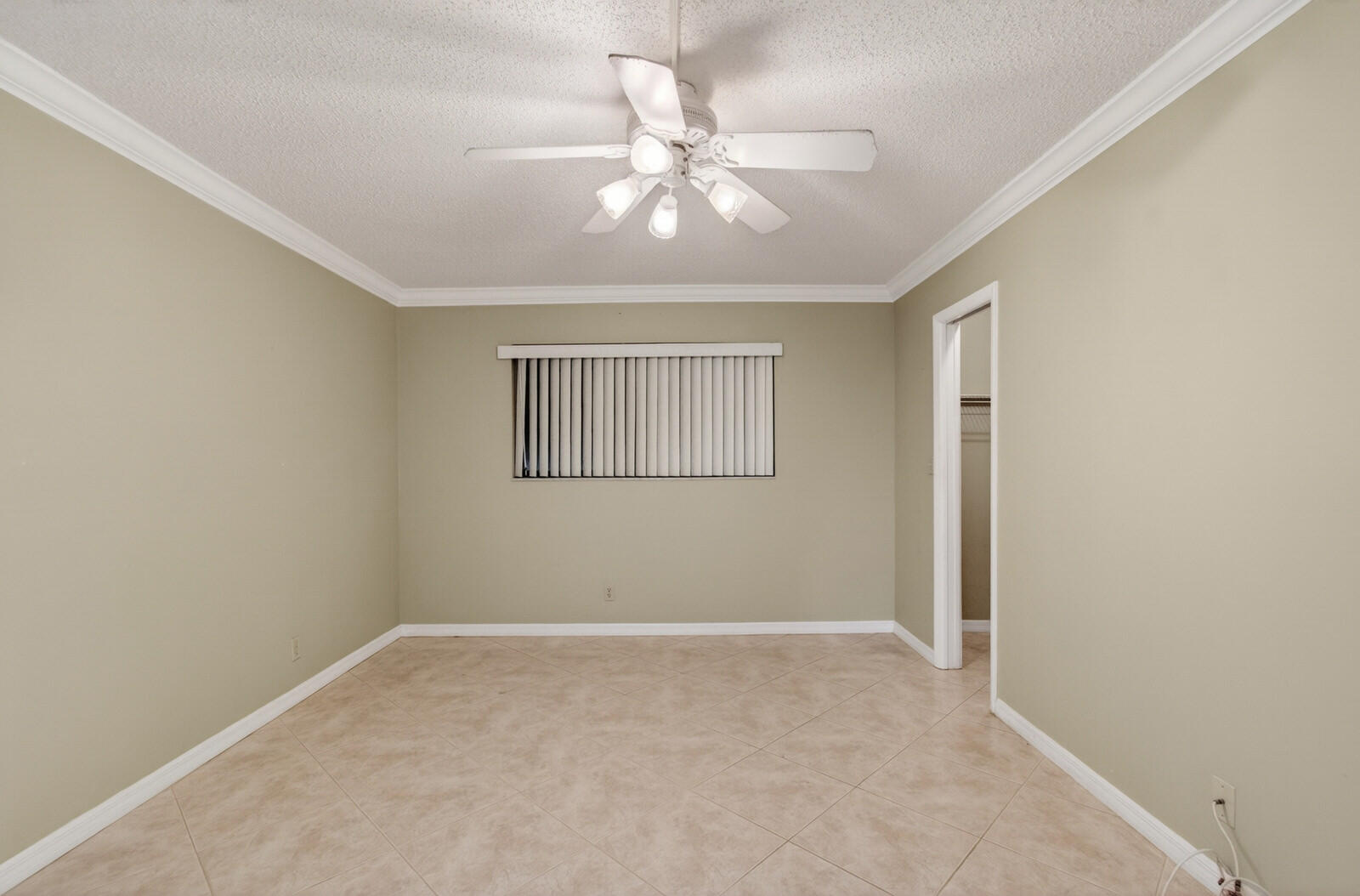 3951 Northeast 19th Road, Unit 1701 Pompano Beach, FL 33064 - Photo 52 of 82 DSC_6651