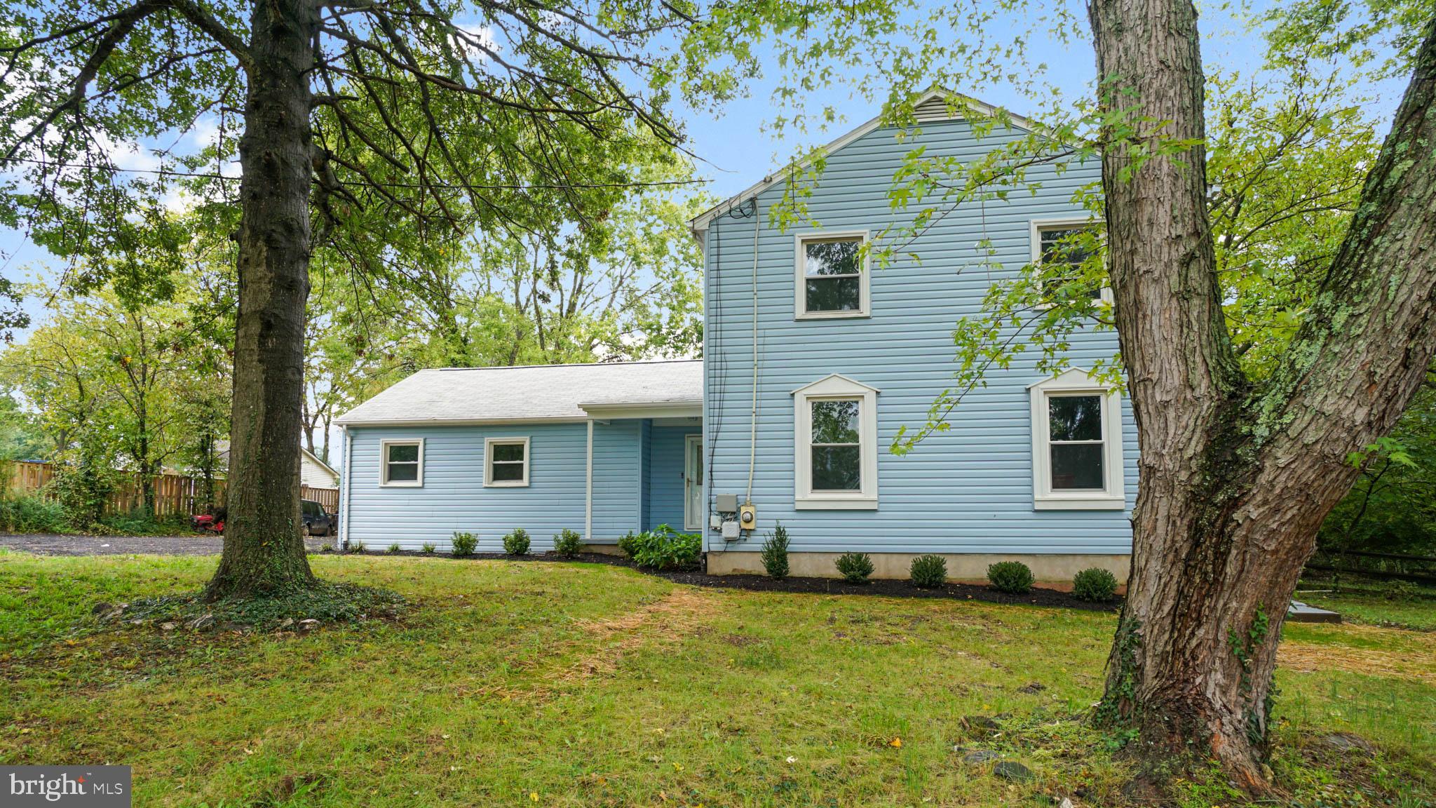 8317 Rolling Road Manassas, VA 20110 - Photo 3 of 36 Gallery Image 3