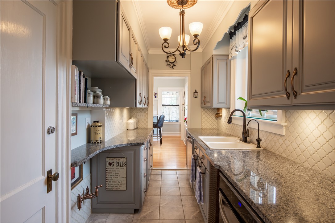 28 West Main Road Middletown, RI 02842 - Photo 15 of 42