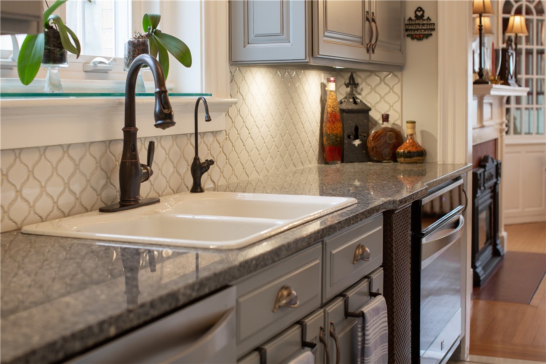 28 West Main Road Middletown, RI 02842 - Photo 16 of 42