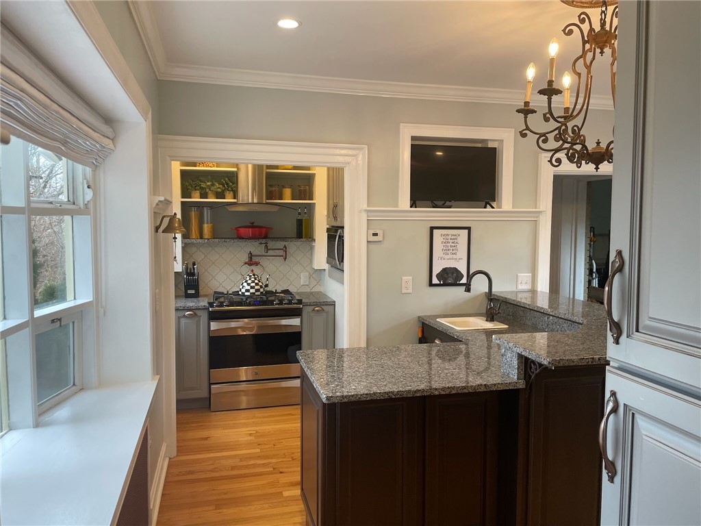 28 West Main Road Middletown, RI 02842 - Photo 18 of 42