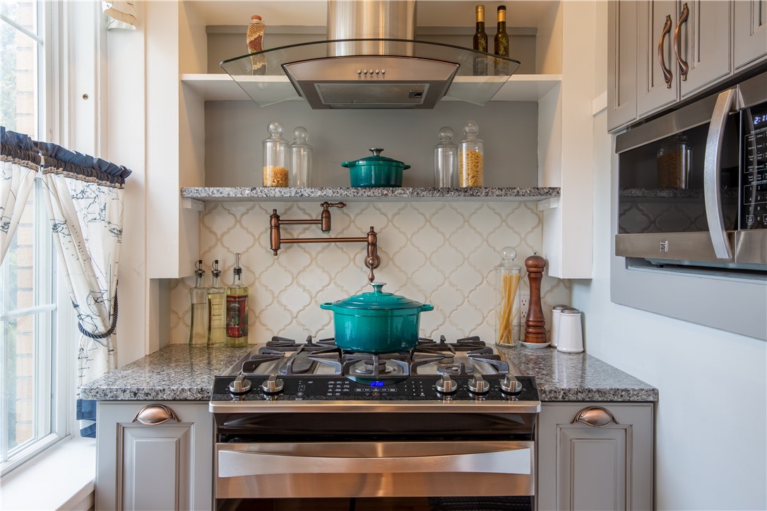 28 West Main Road Middletown, RI 02842 - Photo 19 of 42