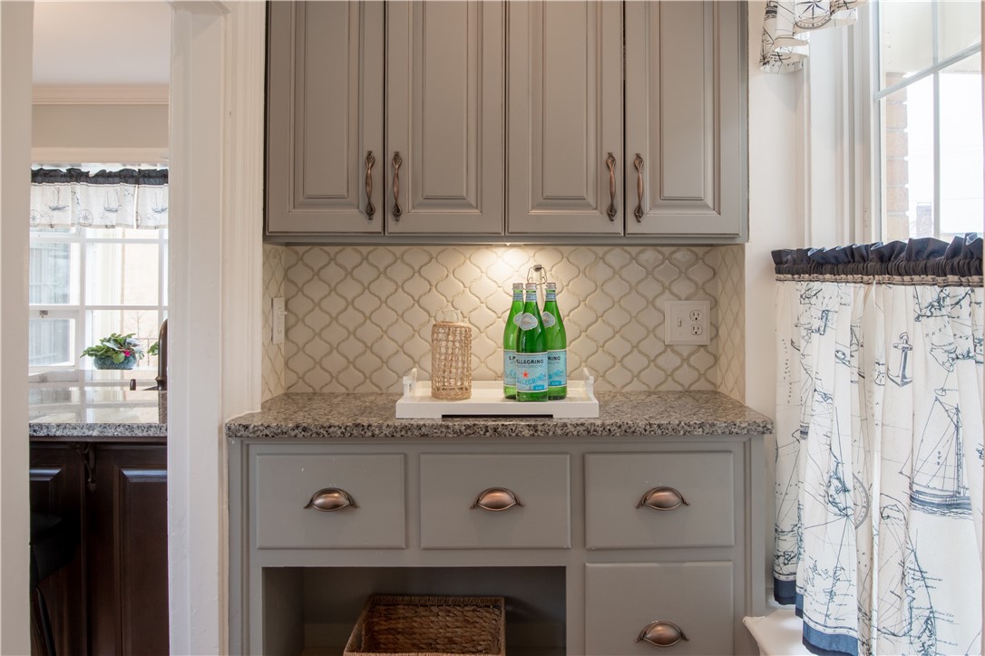 28 West Main Road Middletown, RI 02842 - Photo 20 of 42