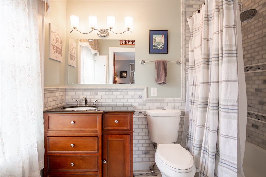 28 West Main Road Middletown, RI 02842 - Photo 30 of 42