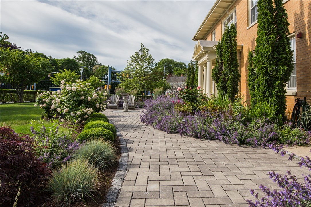 28 West Main Road Middletown, RI 02842 - Photo 3 of 42