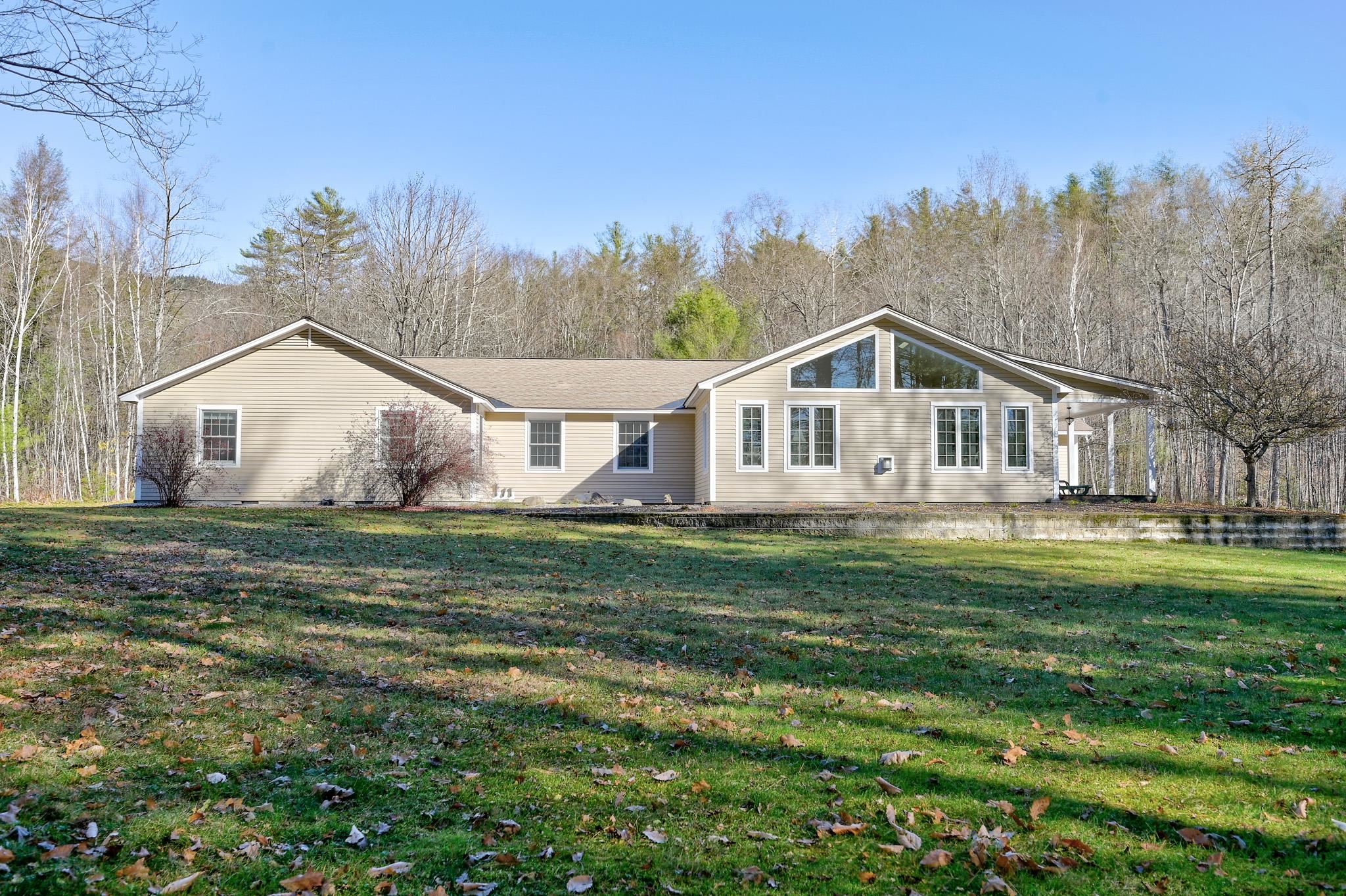 977 Hurricane Mountain Road Bartlett, NH 03845 - Photo 4 of 40