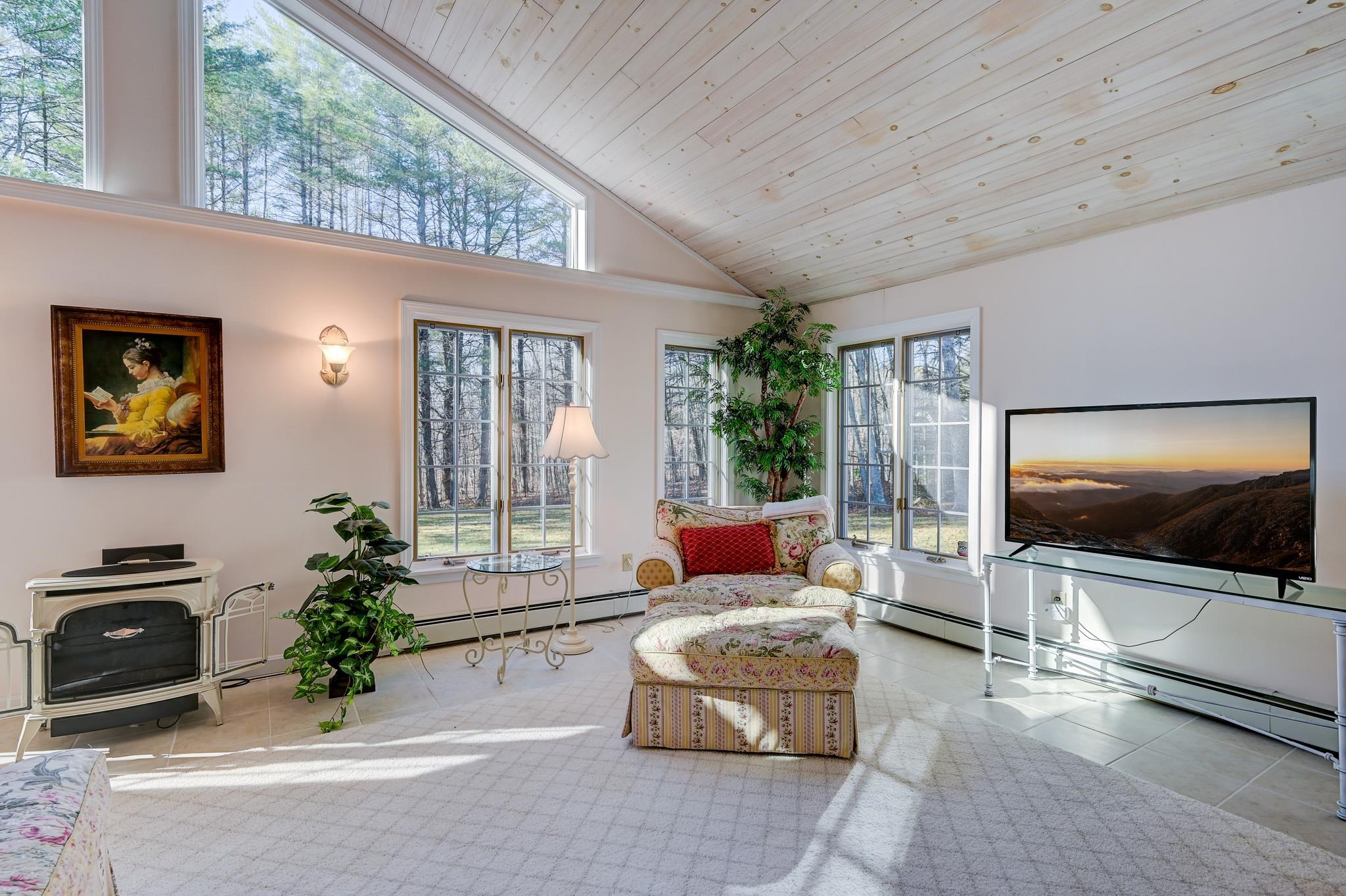 977 Hurricane Mountain Road Bartlett, NH 03845 - Photo 10 of 40