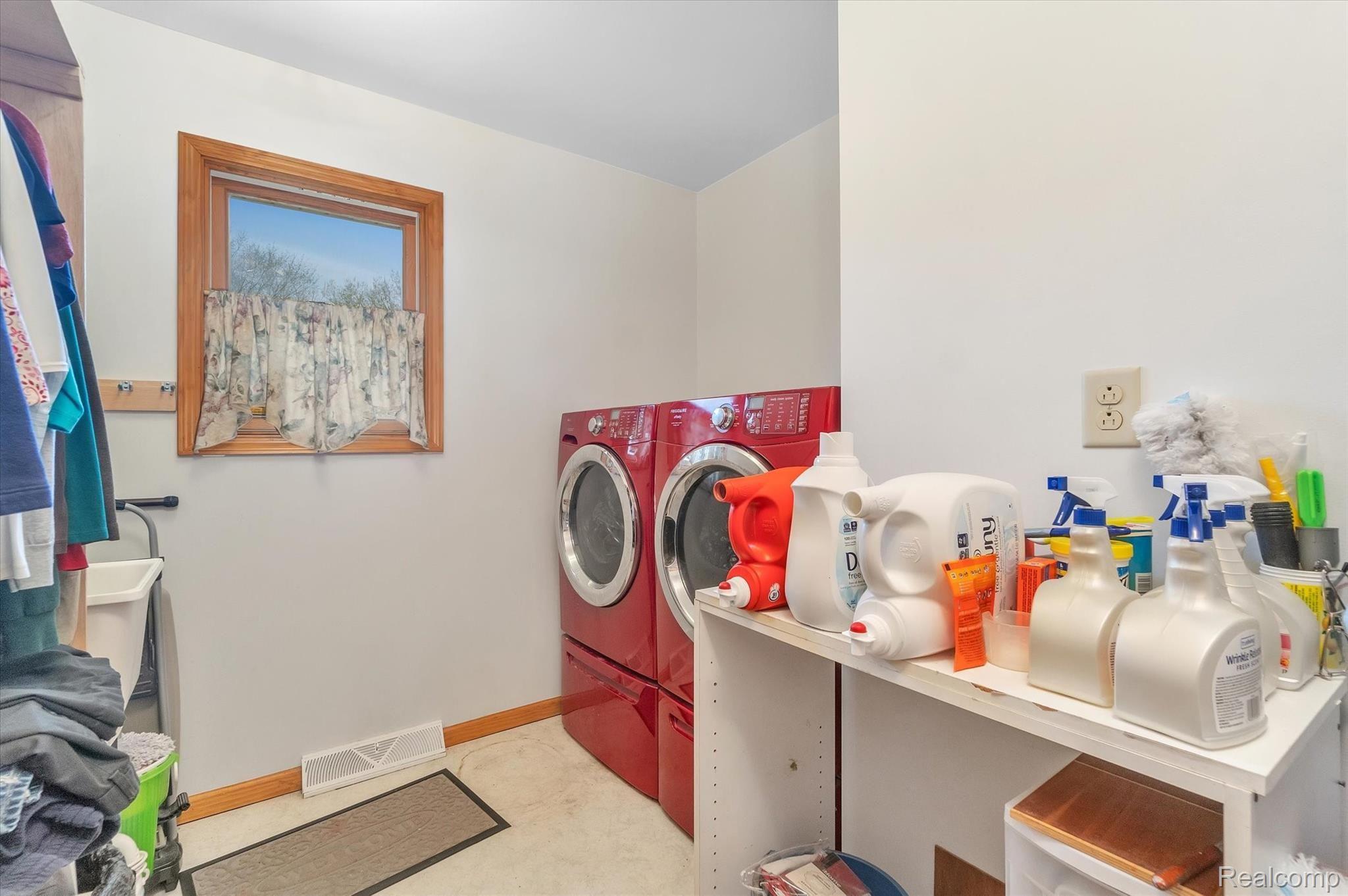 4660 Lansing Road Bancroft, MI 48414 - Photo 21 of 41 21-4660-Lansing-Rd-WindowStill-Real-Estate-Photography-21.jpg