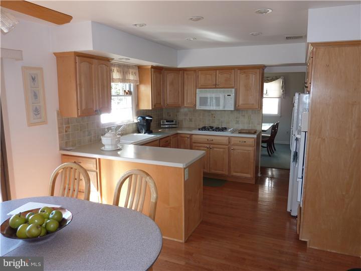 116 Harwicke Road Springfield, PA 19064 - Photo 4 of 12