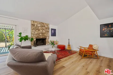 $1,650,000 | 22429 Bessemer Street, Woodland Hills, CA 91367