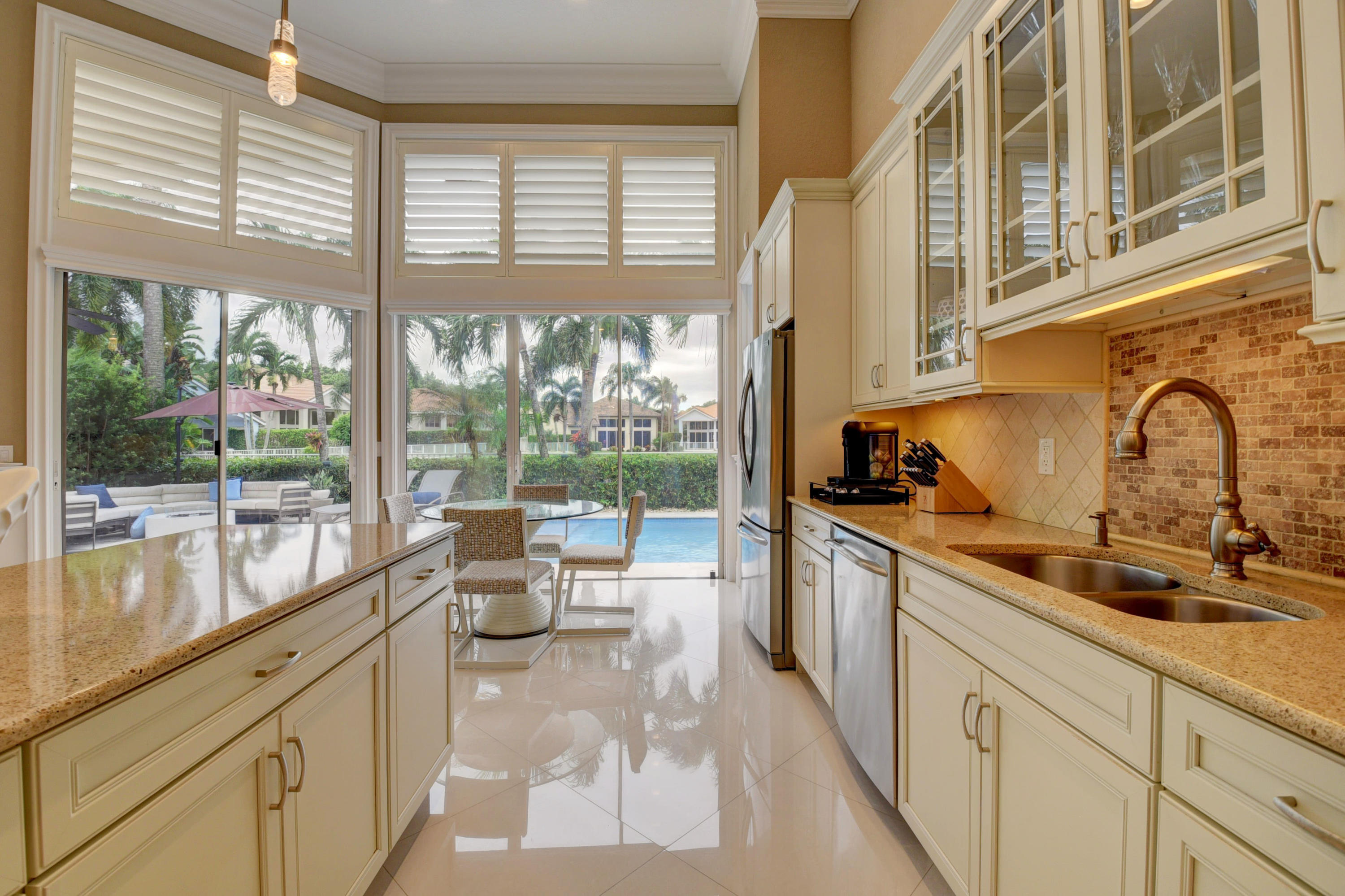 5653 Regency Circle East Boca Raton, FL 33496 - Photo 14 of 65 VIEW WOW