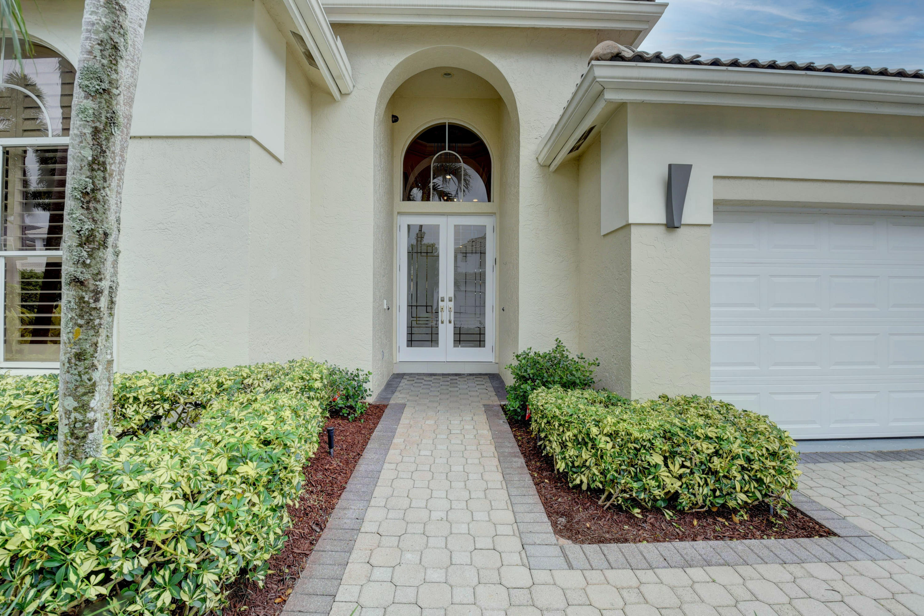 5653 Regency Circle East Boca Raton, FL 33496 - Photo 2 of 65 Outside Entry