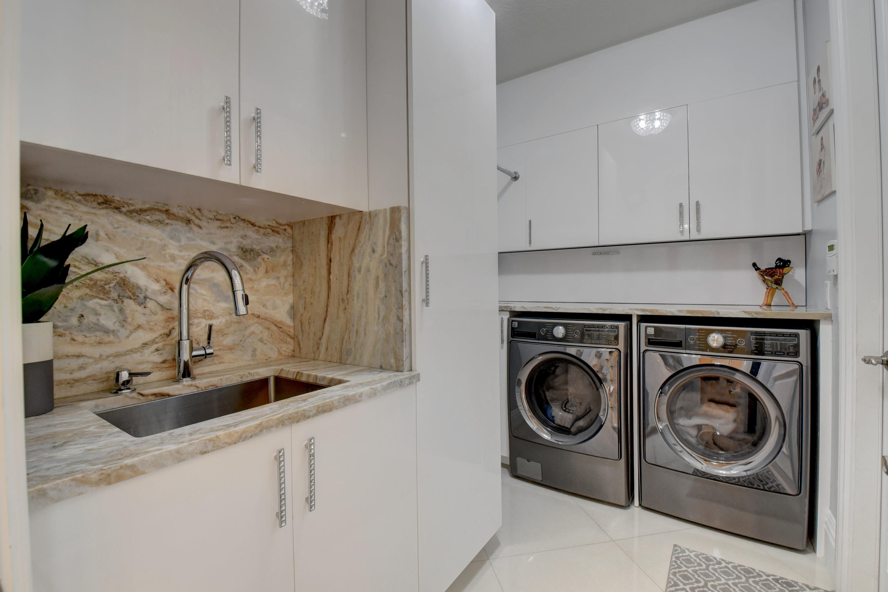 5653 Regency Circle East Boca Raton, FL 33496 - Photo 24 of 65 Custom Laundry Room