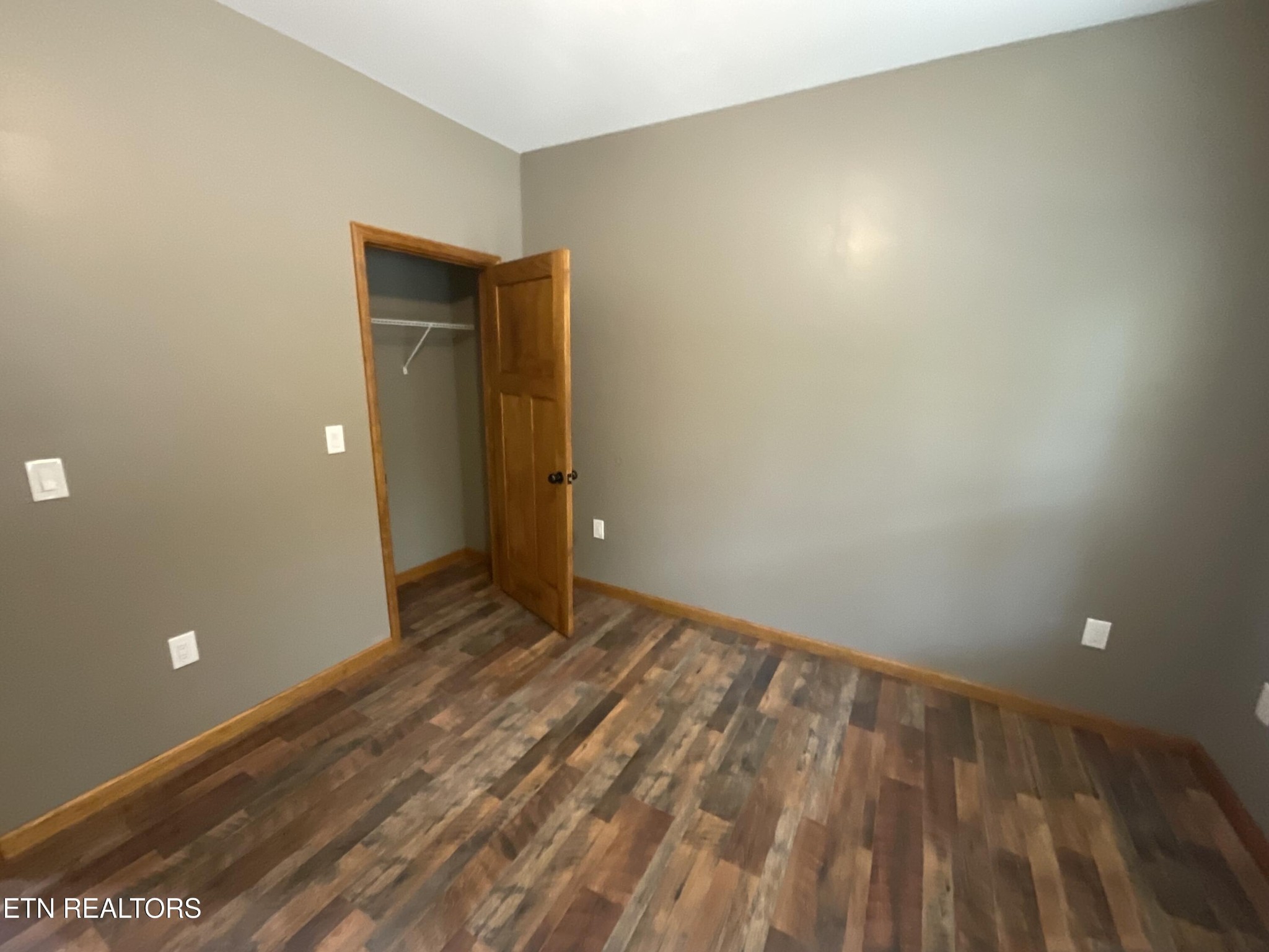 246 Burkemill Road Rockwood, TN 37854 - Photo 8 of 24 a view of room