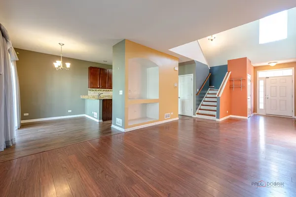 $295,000 | 532 South Jade Lane, Round Lake, IL 60073