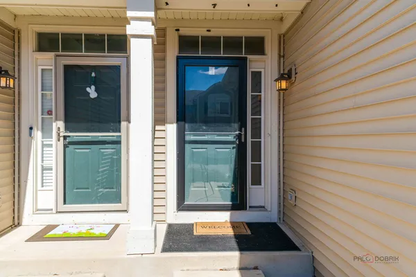 $295,000 | 532 South Jade Lane, Round Lake, IL 60073