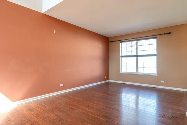$295,000 | 532 South Jade Lane, Round Lake, IL 60073