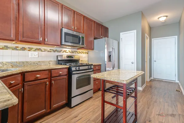 $295,000 | 532 South Jade Lane, Round Lake, IL 60073
