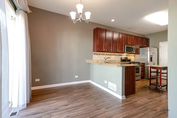 $295,000 | 532 South Jade Lane, Round Lake, IL 60073