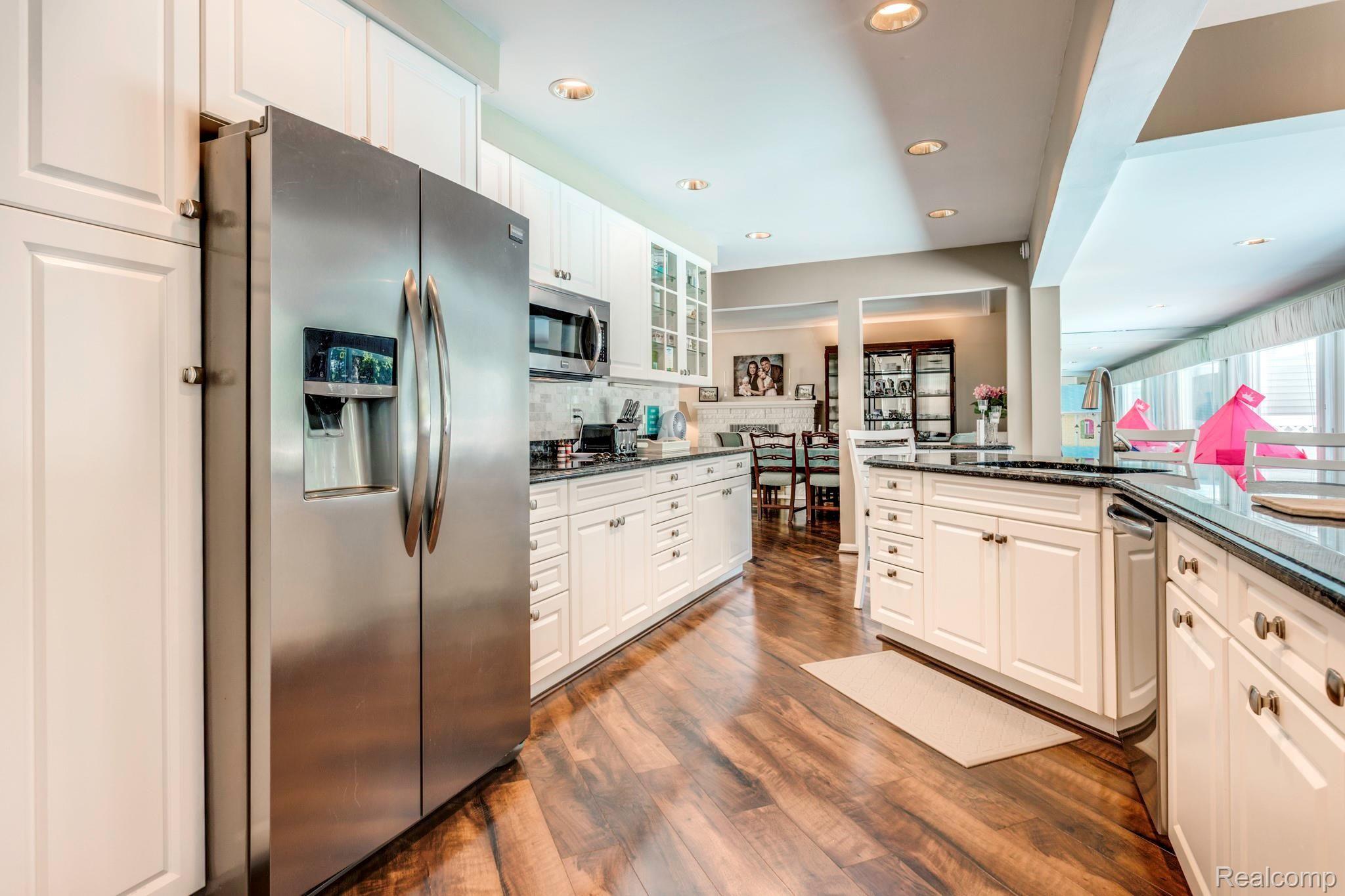 3425 Riverside Drive Port Huron, MI 48060 - Photo 13 of 78 3425 Riverside Dr-20.jpg